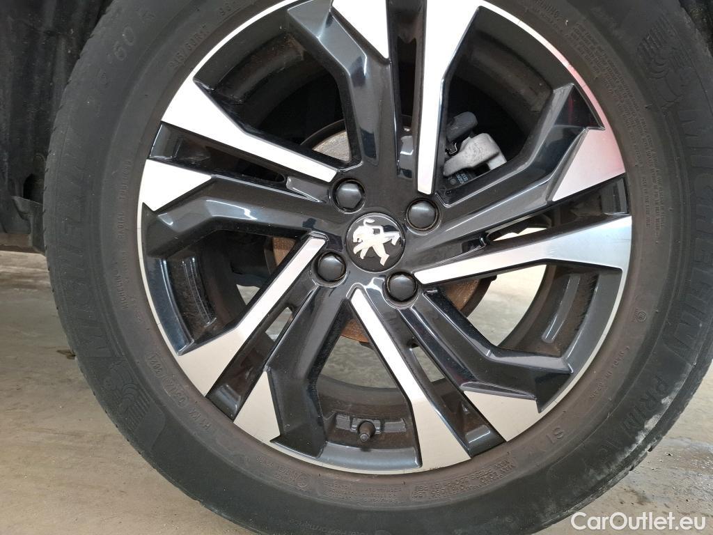  Peugeot  2008  Allure 1.5 HDi 130CV BVA8 E6d #30