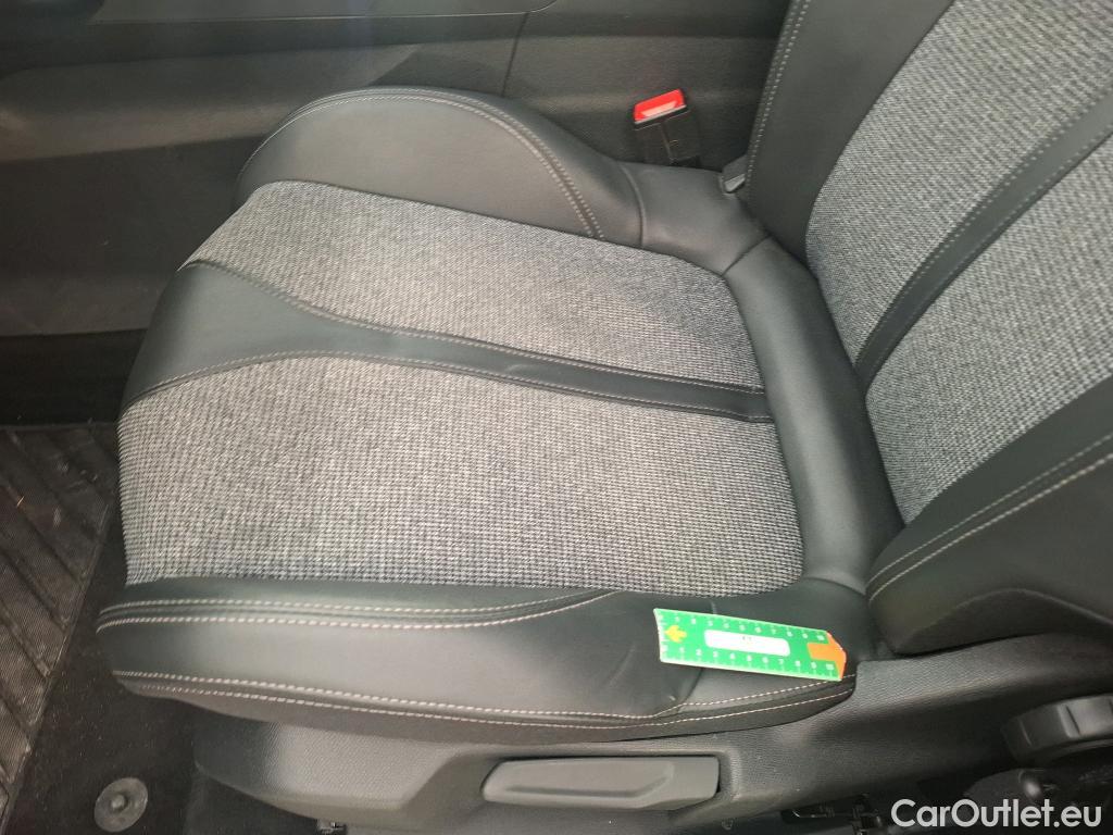  Peugeot  3008  Allure 1.2 PureTech 130CV BVA8 E6d #24