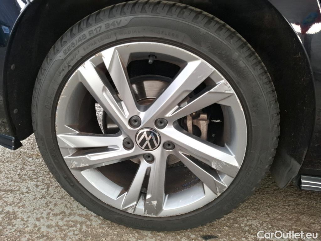 Volkswagen  Golf  VIII Berline R-Line 1st 2.0 TDI 150CV BVA7 E6d #7