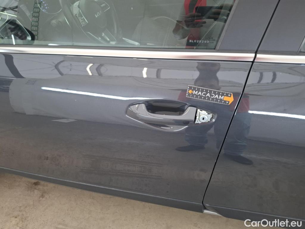  KIA  XCeed KIA  / 2019 / 5P / Crossover 1.6 GDI ISG ISG PHEV ACTIVE BUS DCT6 #25