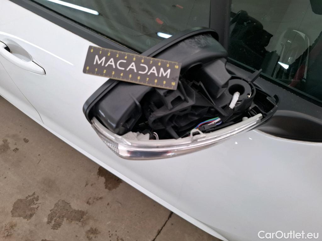  Peugeot  208  Affaire Premium Pack 1.6 HDi 75CV BVM5 E6 #18
