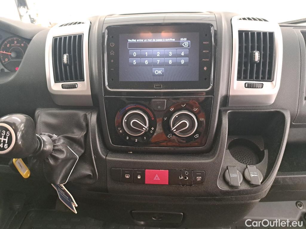  Fiat  Ducato  / 2014 / 4P / Fourgon tôlé 3.0 136 3.5 M H2 Pro Lounge / GNV  #3