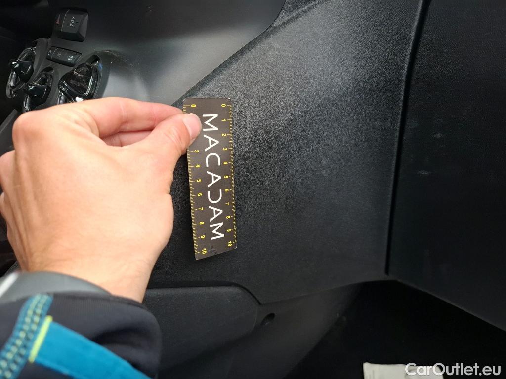  Peugeot  208  Affaire Premium Pack 1.6 HDi 75CV BVM5 E6 #37