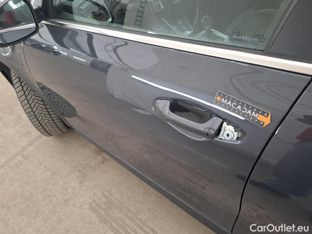  KIA  XCeed KIA  / 2019 / 5P / Crossover 1.6 GDI ISG ISG PHEV ACTIVE BUS DCT6 #27