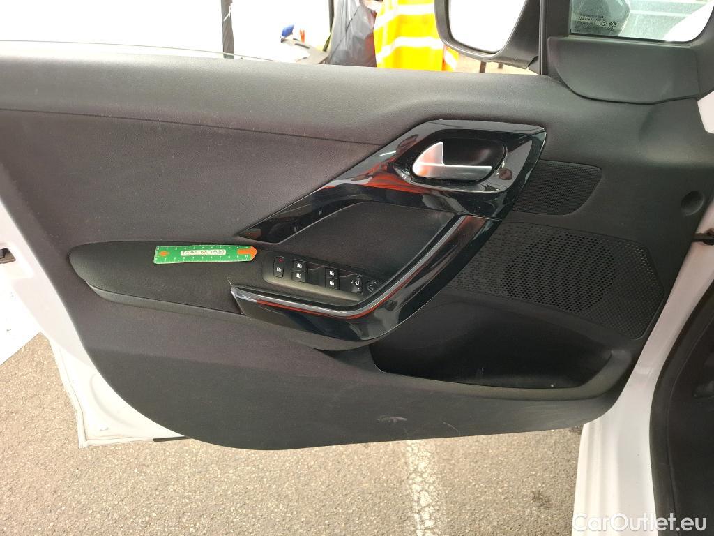  Peugeot  208 PEUGEOT  / 2015 / 5P / Berline &BLUEHDI 100 S&S ALLURE BUSINESS #71