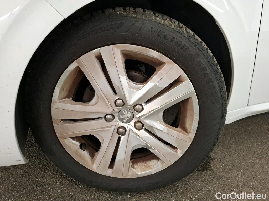  Peugeot  208 PEUGEOT  / 2015 / 5P / Berline &BLUEHDI 100 S&S ALLURE BUSINESS #123