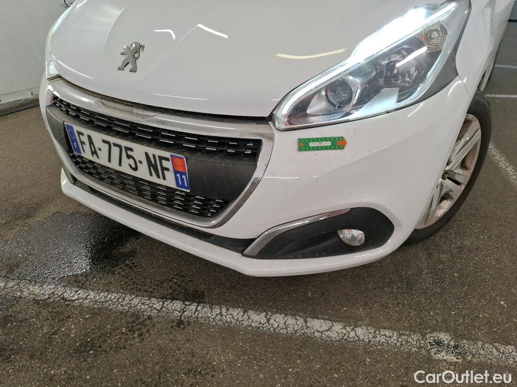  Peugeot  208 PEUGEOT  / 2015 / 5P / Berline &BLUEHDI 100 S&S ALLURE BUSINESS #39