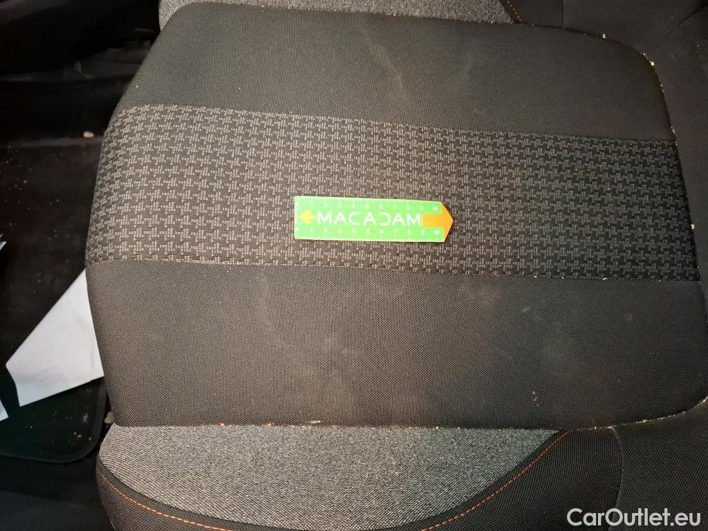  Peugeot  3008  Active Pack 1.2 PureTech 130CV BVA8 E6d #43