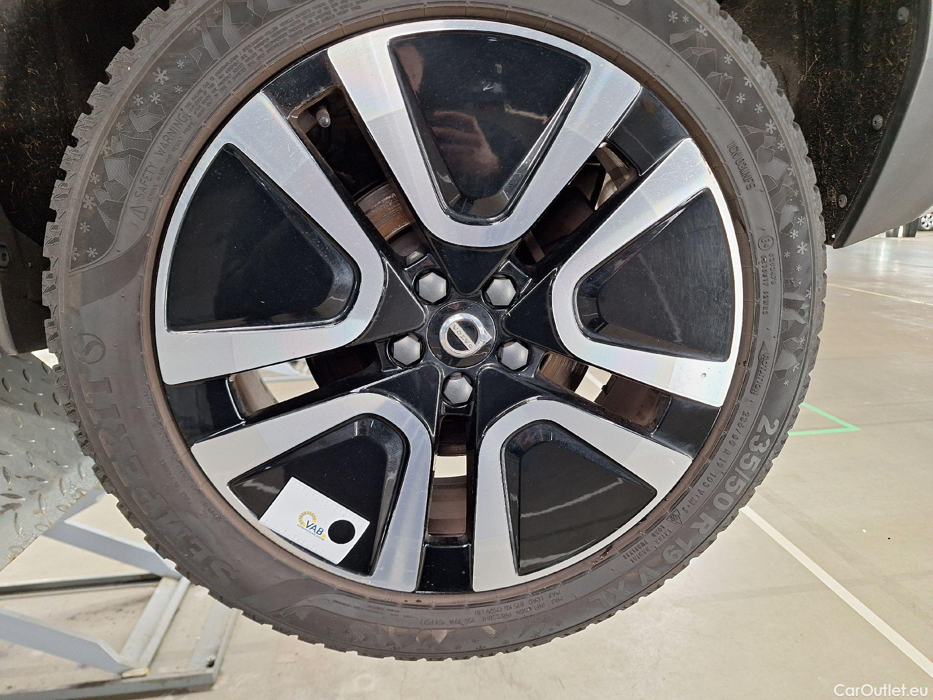  Volvo  XC 40 Volvo, XC40 '17 PHEV, Volvo XC40 T5 Recharge Geartronic Inscription 5d #23
