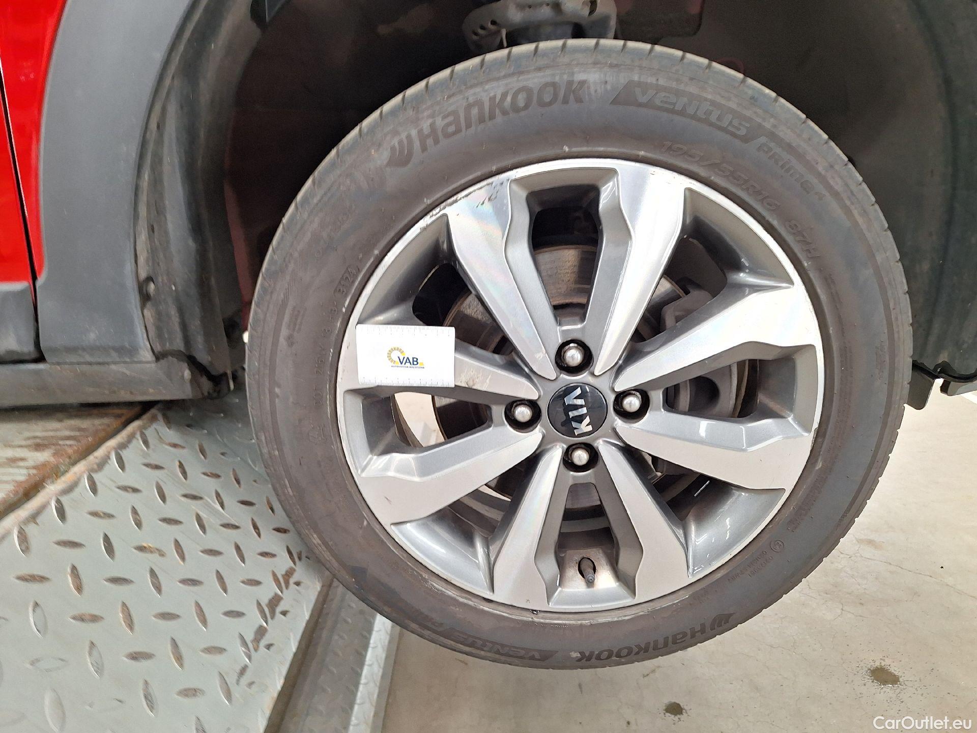  KIA  STONIC Kia,  FL'20, KIA  1.0 T 100 More 5d #58