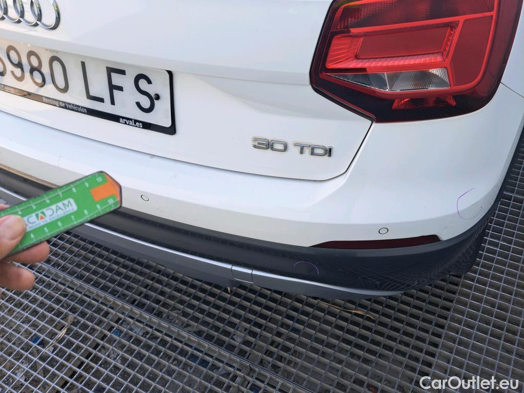  Audi  Q2 AUDI  / 2016 / 5P / todoterreno Design 30 TDI 85kW (116CV) #26