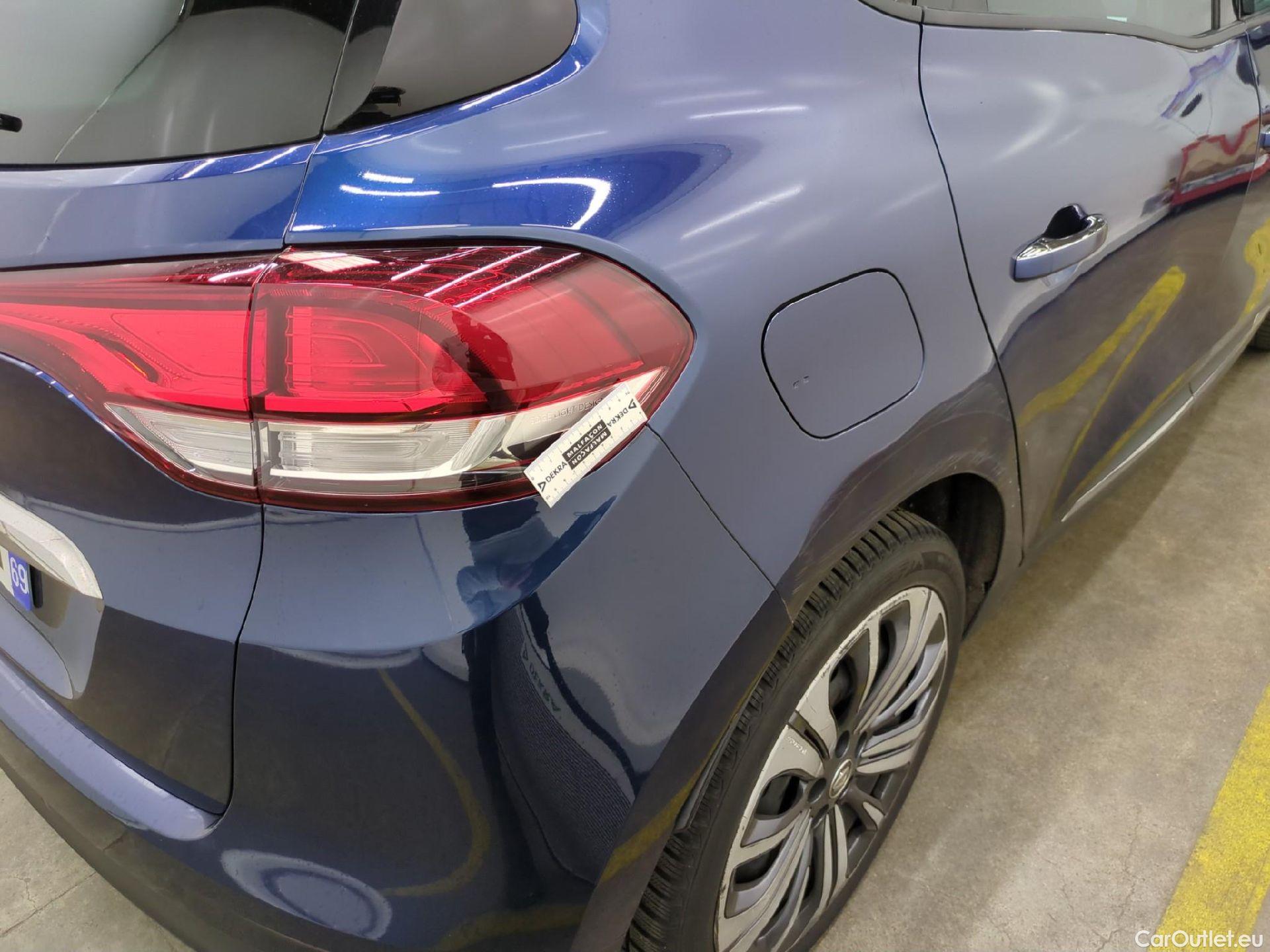  Renault  Scenic RENAULT Scénic / 2016 / 5P / monospace Evolution TCe 140 #26
