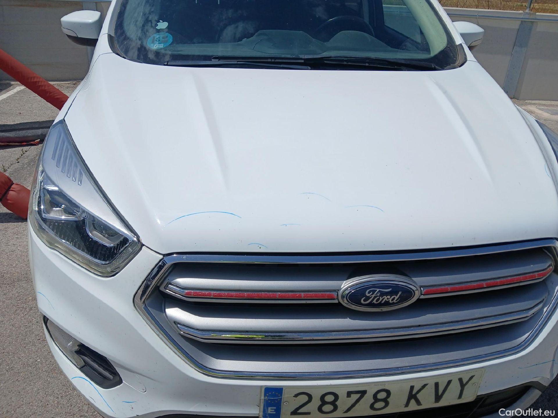  Ford  Kuga FORD  / 2016 / 5P / todoterreno 1.5 EcoBoost 88kW 4x2 Trend+ (CX) #8