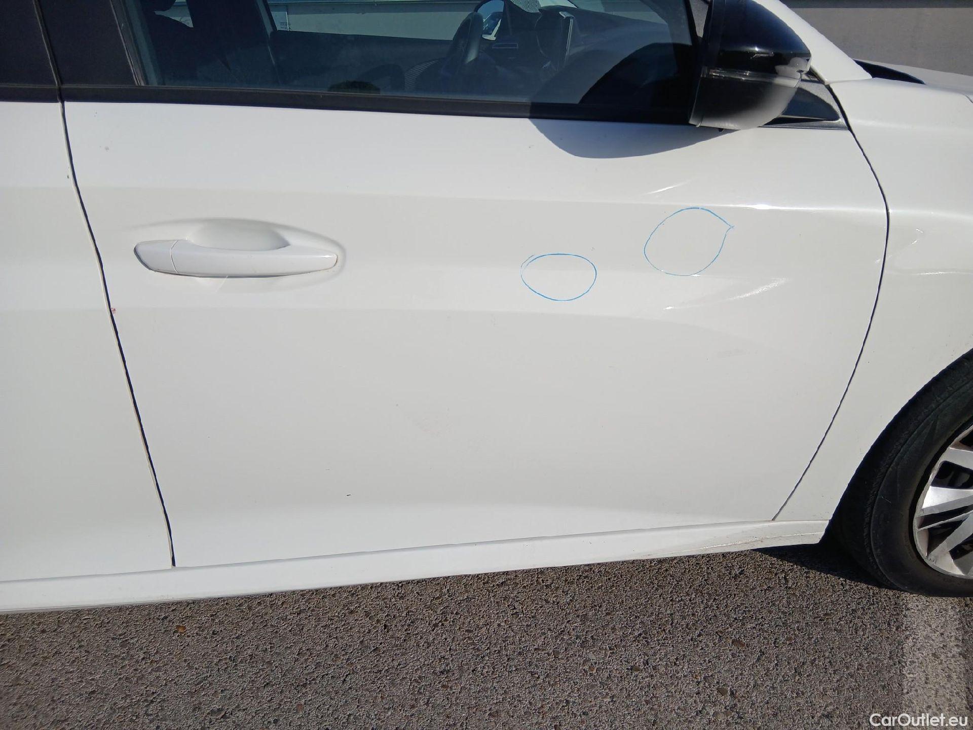  Peugeot  208 PEUGEOT  / 2019 / 5P / berlina con portón BlueHDi 73kW (100CV) Active #41