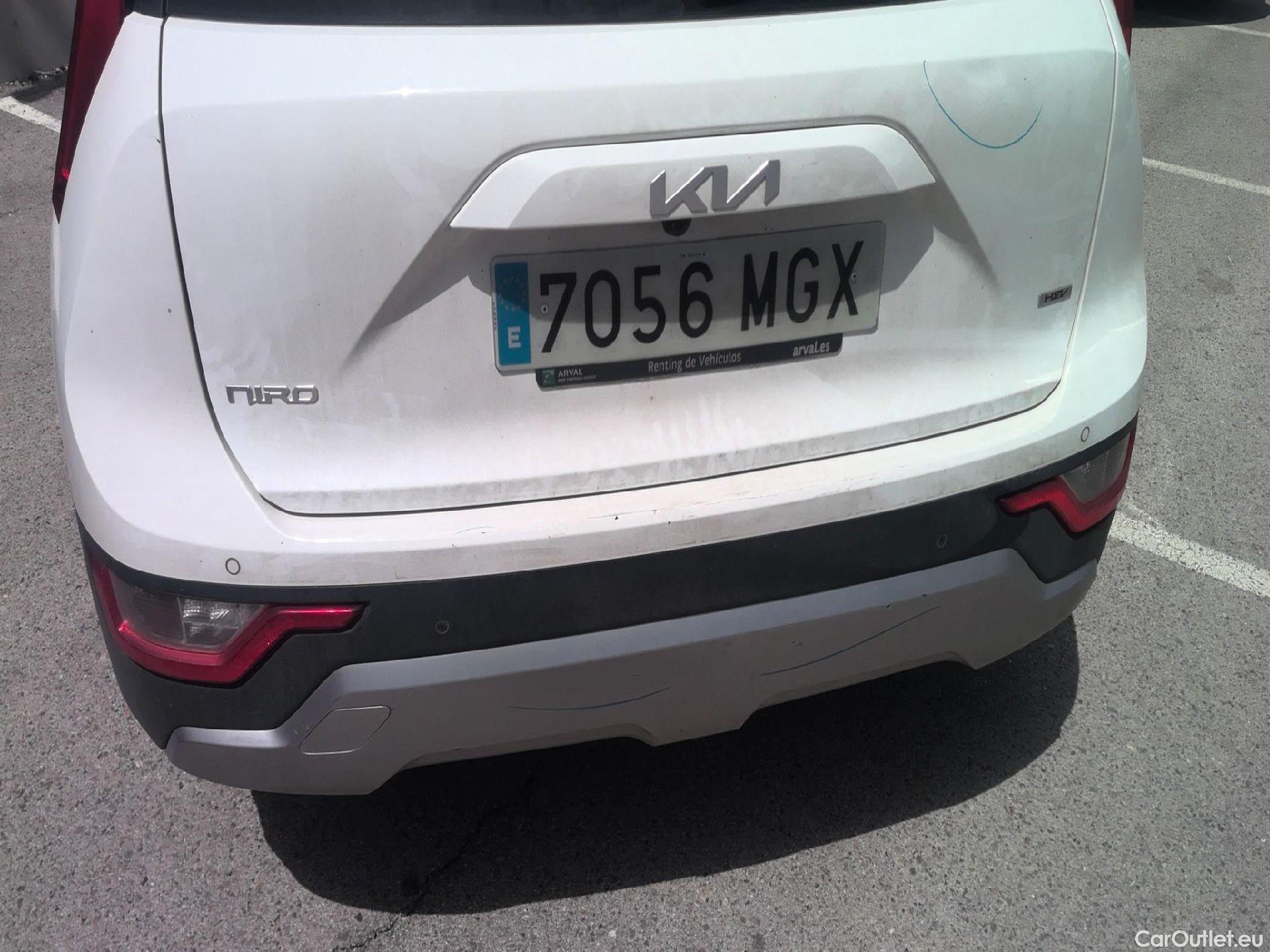  KIA  Niro KIA  / 2022 / 5P / crossover 1.6 GDi HEV 104kW (141CV) Concept #16