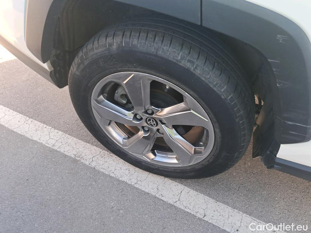  Toyota  RAV4 TOYOTA  / 2018 / 5P / todoterreno 2.5l 220H Advance 4WD #31
