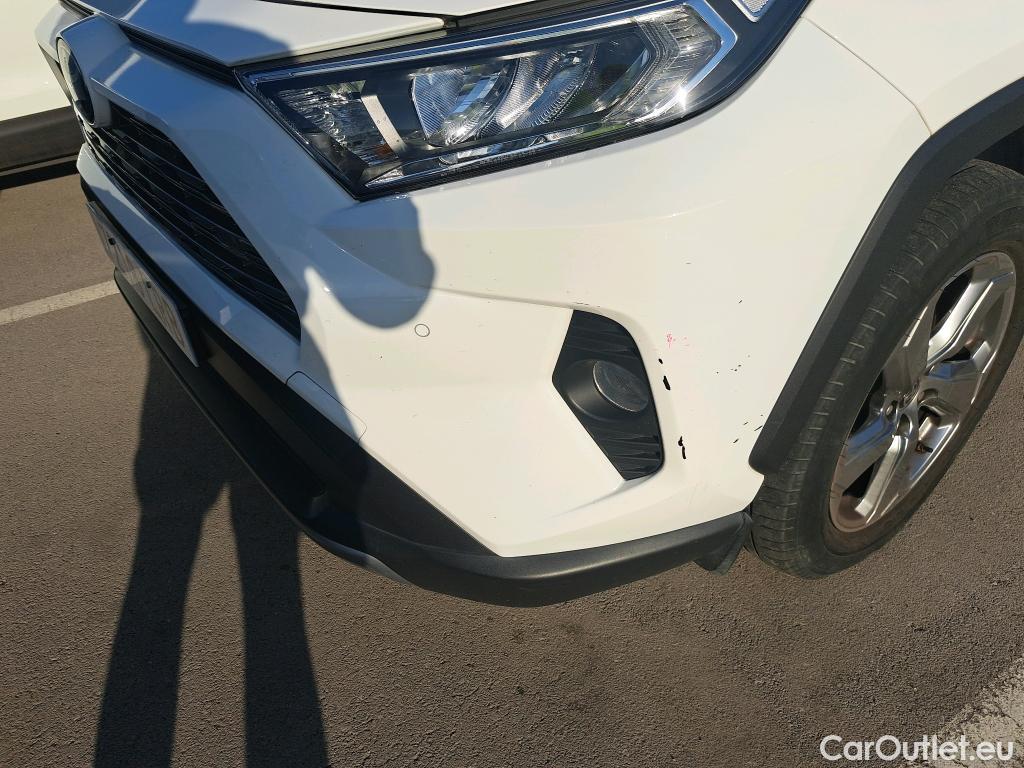  Toyota  RAV4 TOYOTA  / 2018 / 5P / todoterreno 2.5l 220H Advance 4WD #15