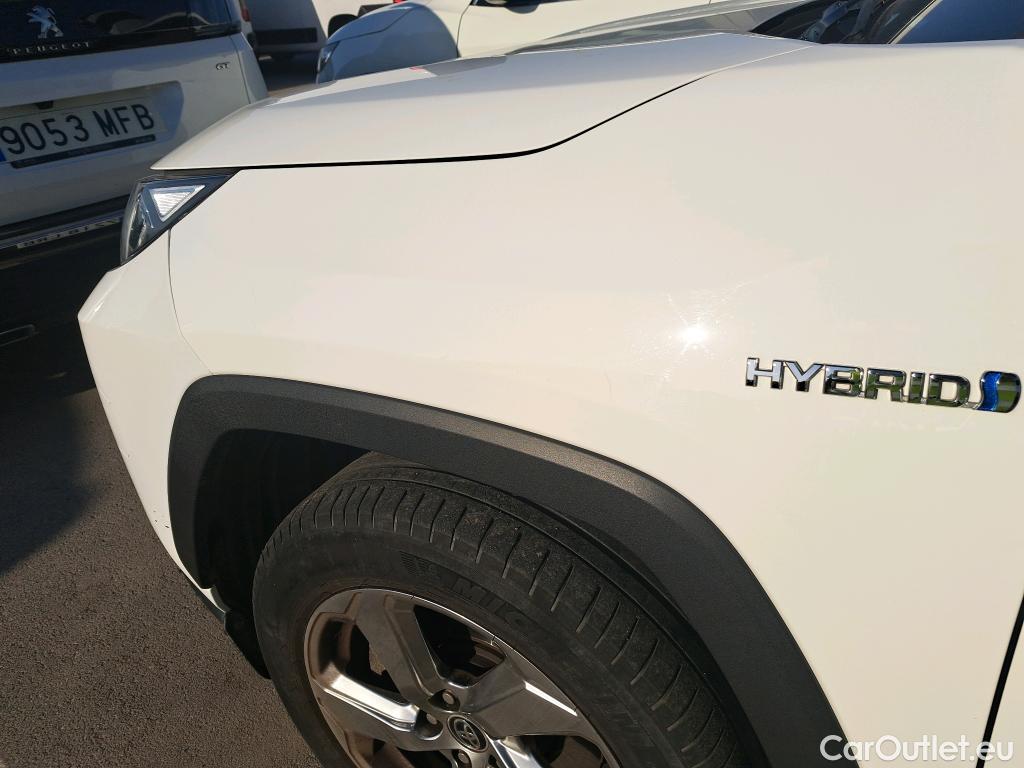  Toyota  RAV4 TOYOTA  / 2018 / 5P / todoterreno 2.5l 220H Advance 4WD #21