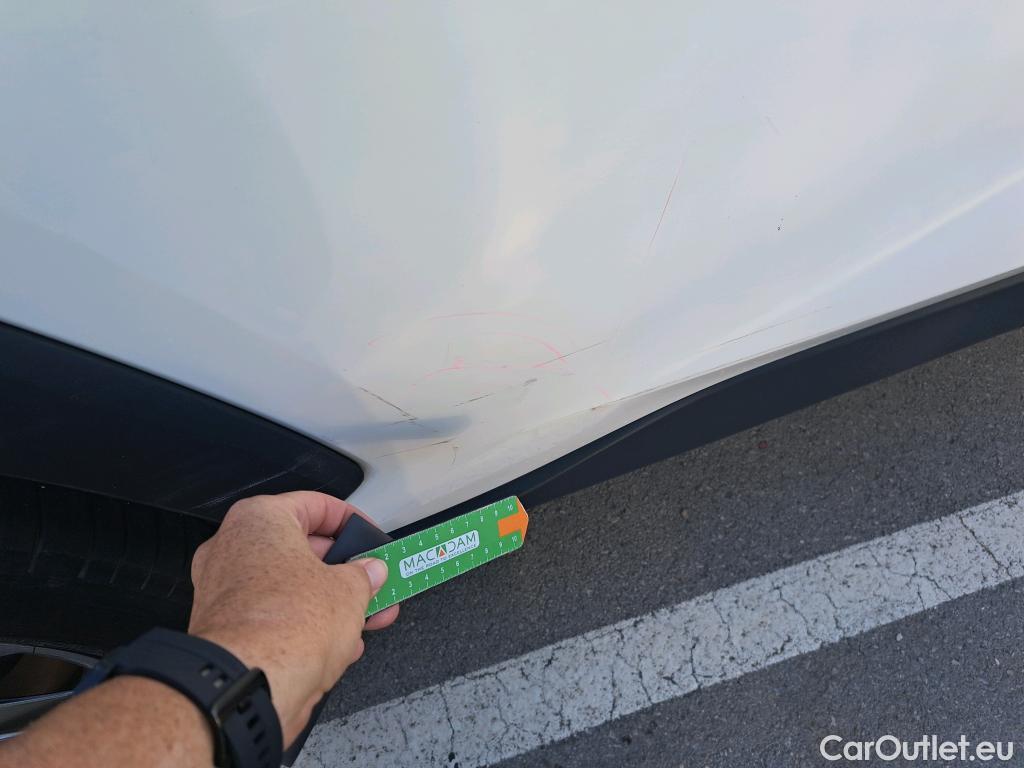  Toyota  RAV4 TOYOTA  / 2018 / 5P / todoterreno 2.5l 220H Advance 4WD #4