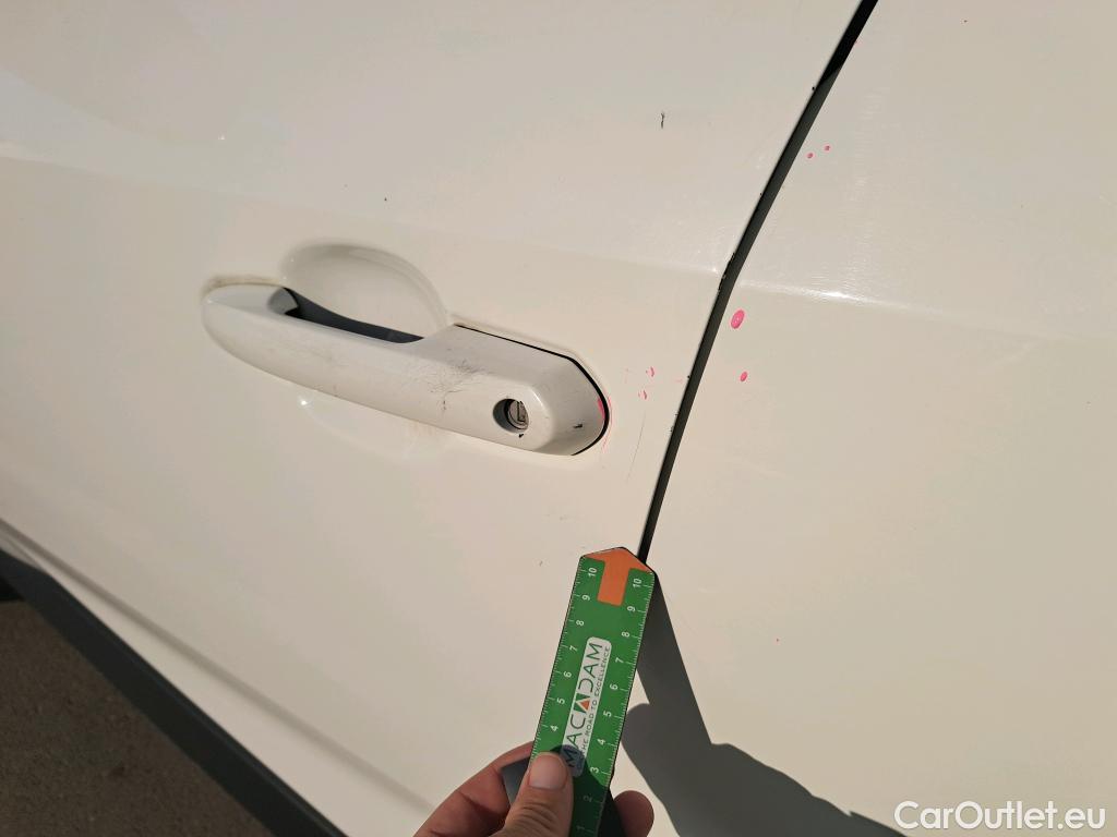  Toyota  RAV4 TOYOTA  / 2018 / 5P / todoterreno 2.5l 220H Advance 4WD #6
