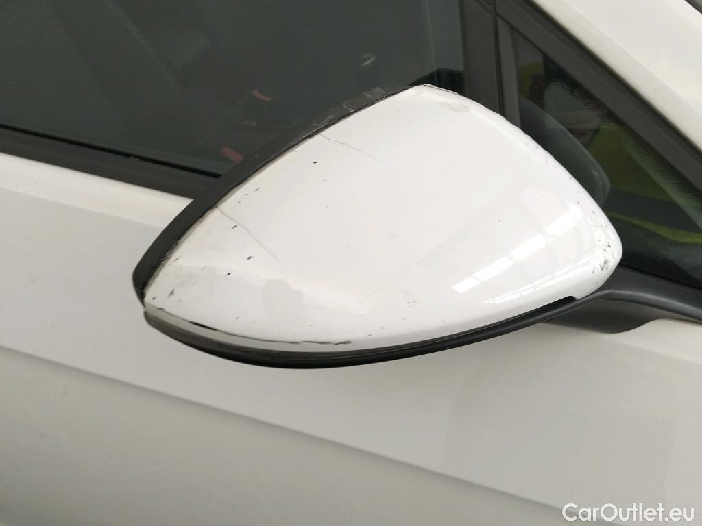  Volkswagen  Golf  VOLKSWAGEN / 2016 / 5P / berlina con portón Ready2Go 1.6 TDI 85kW (115CV) #9