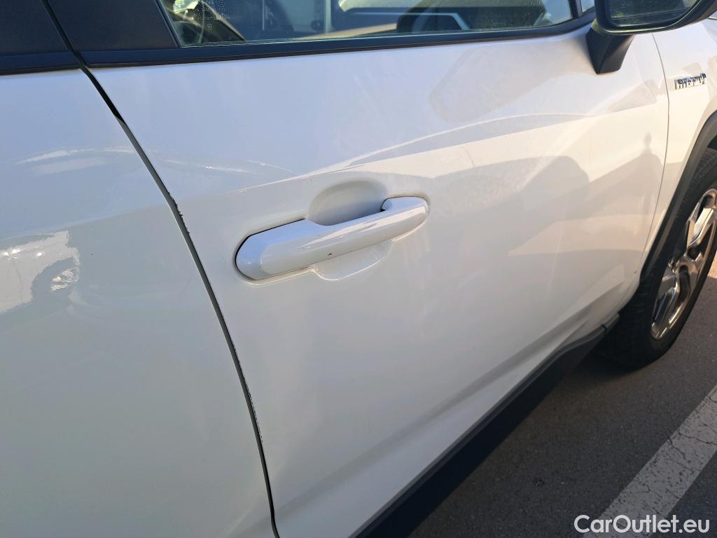  Toyota  RAV4 TOYOTA  / 2018 / 5P / todoterreno 2.5l 220H Advance 4WD #29