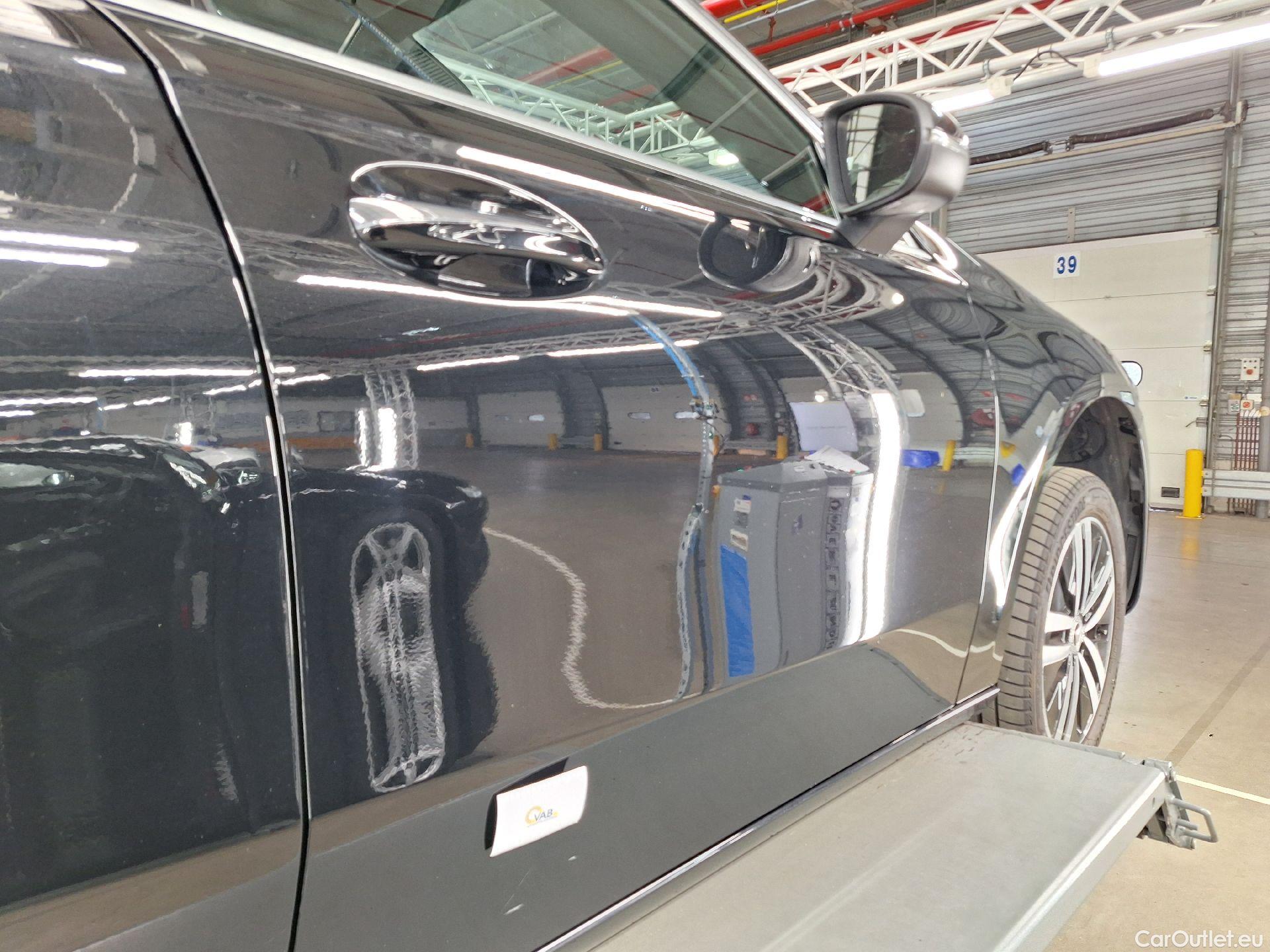  Mercedes  A-Klasse Mercedes, A-Class '18 PHEV, Mercedes-Benz  A 250 e Luxury Line 5d #24