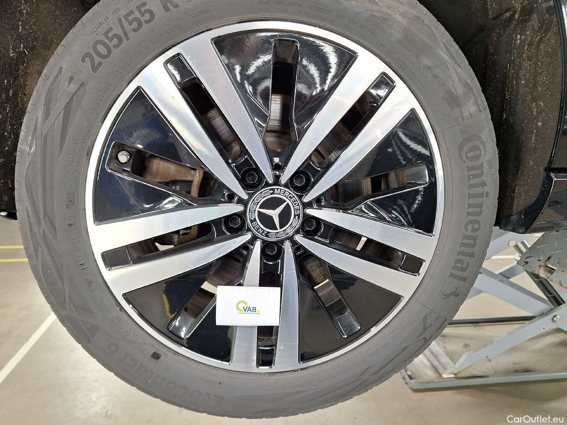  Mercedes  A-Klasse Mercedes, A-Class '18 PHEV, Mercedes-Benz  A 250 e Luxury Line 5d #32