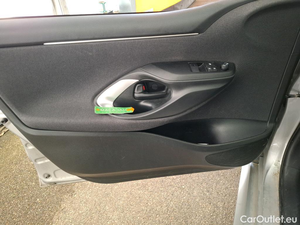  Toyota  Yaris TOYOTA  Hybride Affaires / 2019 / 5P / Berline 1.5 Hybride 116h Dynamic Business Affair #16