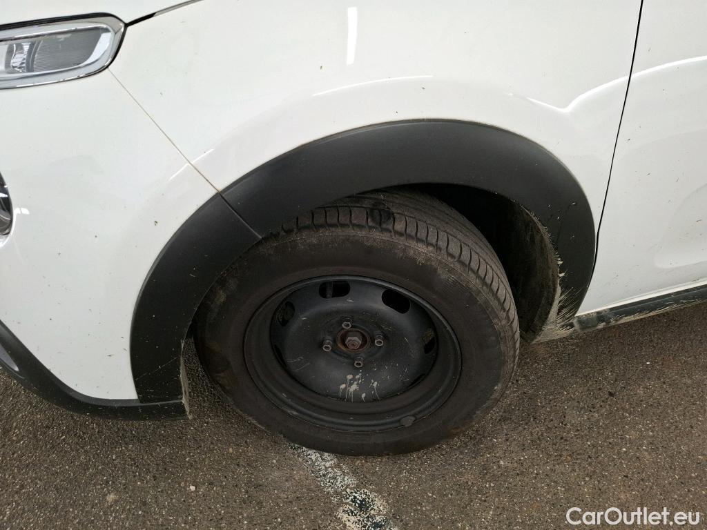  Citroen  C3  Société Feel 1.2 PureTech 80CV BVM5 E6d #47