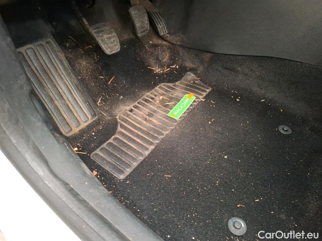  Renault  Clio  IV Air MediaNav 1.5 dCi 75CV BVM5 E6 #1