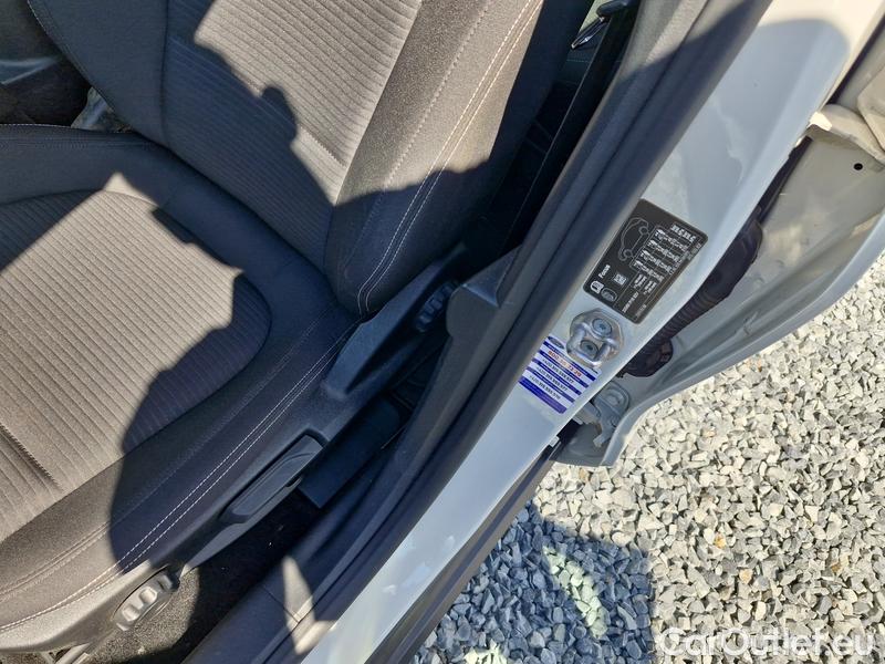  Ford  Focus   Turnier (CGE)(2018->) Foc.Kom.1.5EBl.120 Titanium #16
