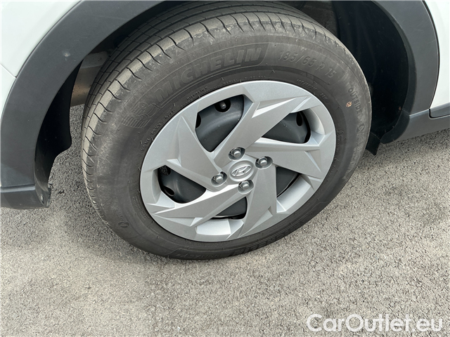  Hyundai  Bayon  1.2i Comfort 5d #2