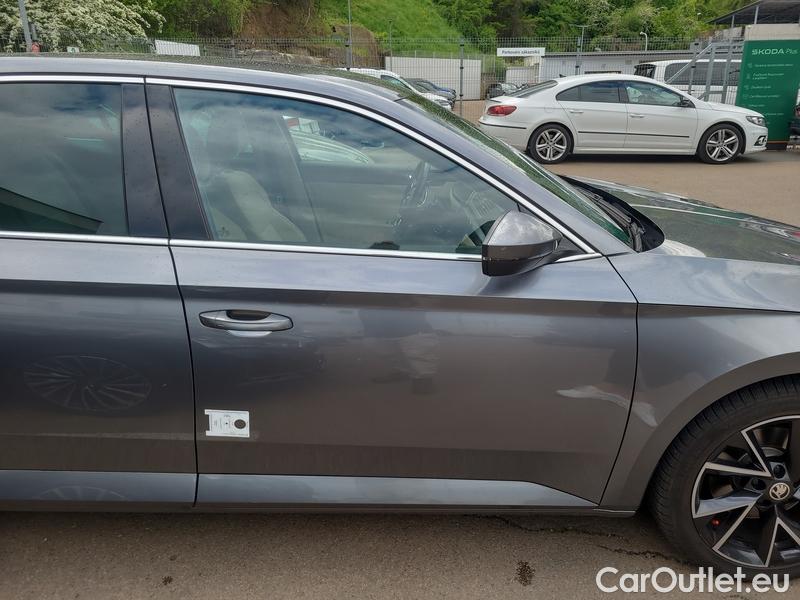  Skoda  Superb  (3V3)(2015) Supe.2.0TDI 147 Style 4x4 Aut #4
