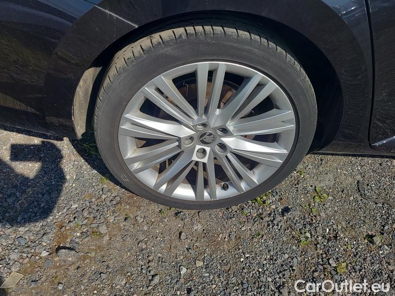  Skoda  Superb  (3V3)(2015) Supe.2.0TDI 147 Style 4x4 Aut #15