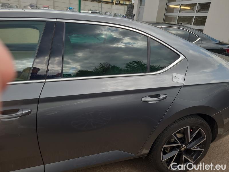  Skoda  Superb  (3V3)(2015) Supe.2.0TDI 147 Style 4x4 Aut #12