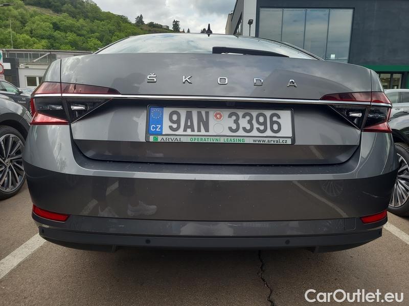  Skoda  Superb  (3V3)(2015) Supe.2.0TDI 147 Style 4x4 Aut #8