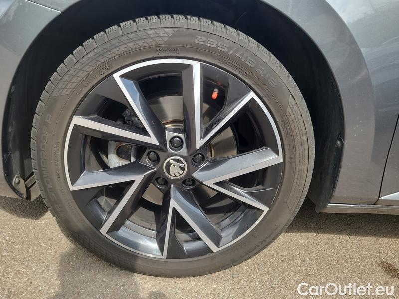  Skoda  Superb  (3V3)(2015) Supe.2.0TDI 147 Style 4x4 Aut #6