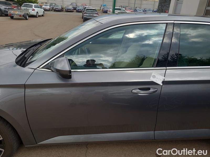  Skoda  Superb  (3V3)(2015) Supe.2.0TDI 147 Style 4x4 Aut #10
