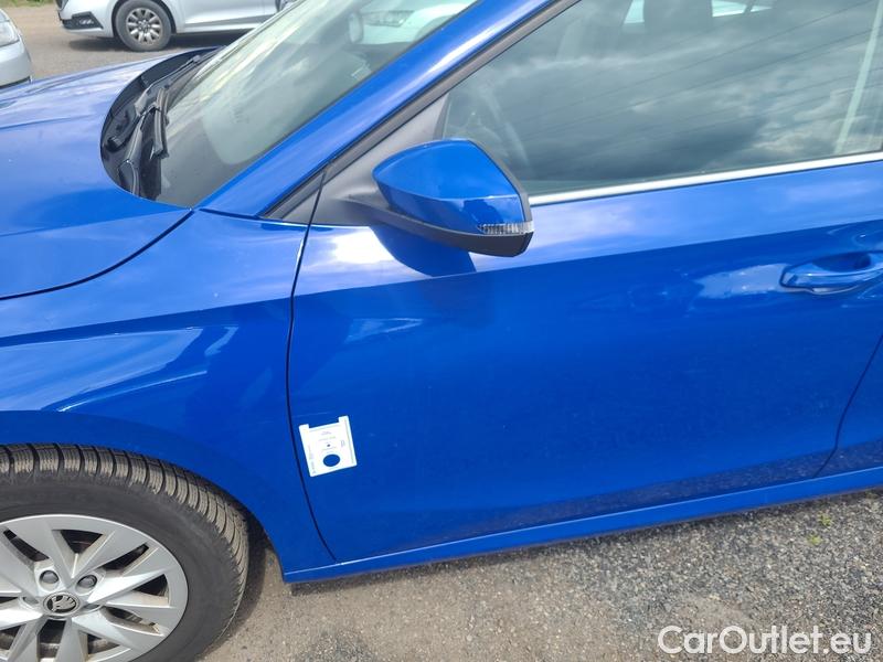 Skoda  Fabia  (PJ3) (2021)  1.0 MPI 70 Style 5d
 #4