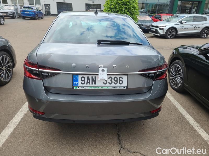  Skoda  Superb  (3V3)(2015) Supe.2.0TDI 147 Style 4x4 Aut #17