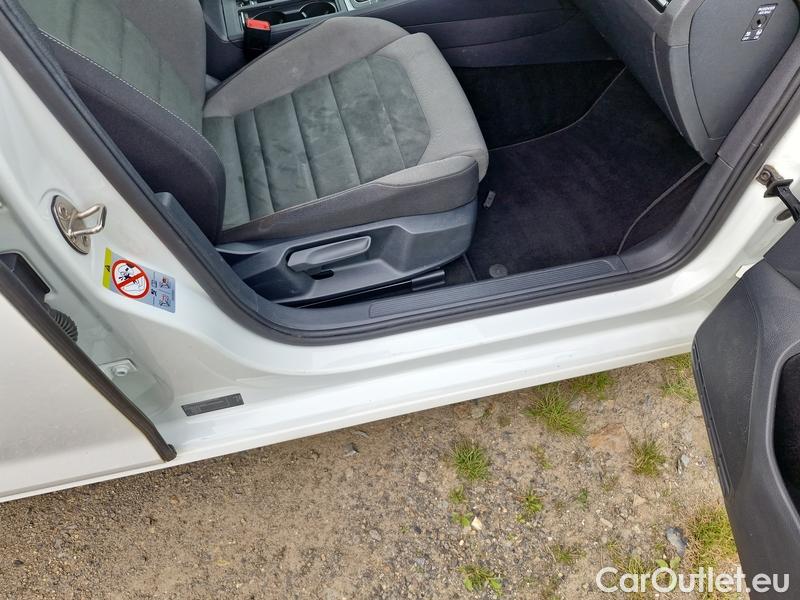  Volkswagen  Golf  VII Variant  (BV5)(2017->) Var 1.5TSI EVO 110 HL #48