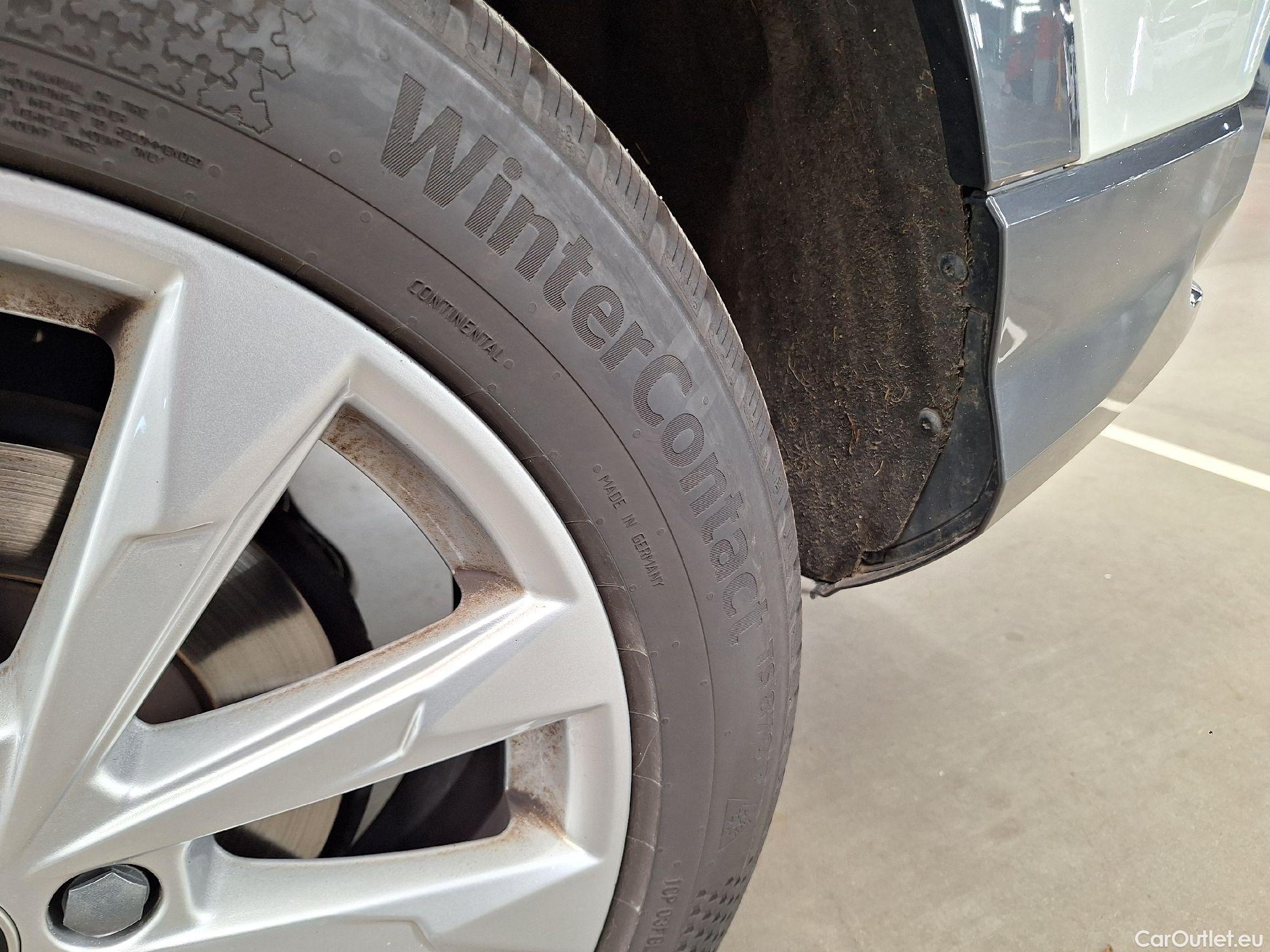  Audi  Q3 Audi,  SB '19, Audi  Sportback 35 TFSI Attraction 5d #31