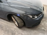  Volkswagen  Golf  Volkswagen Variant VIII 1.0 eTSI 81kW DSG Life Business 5d #25
