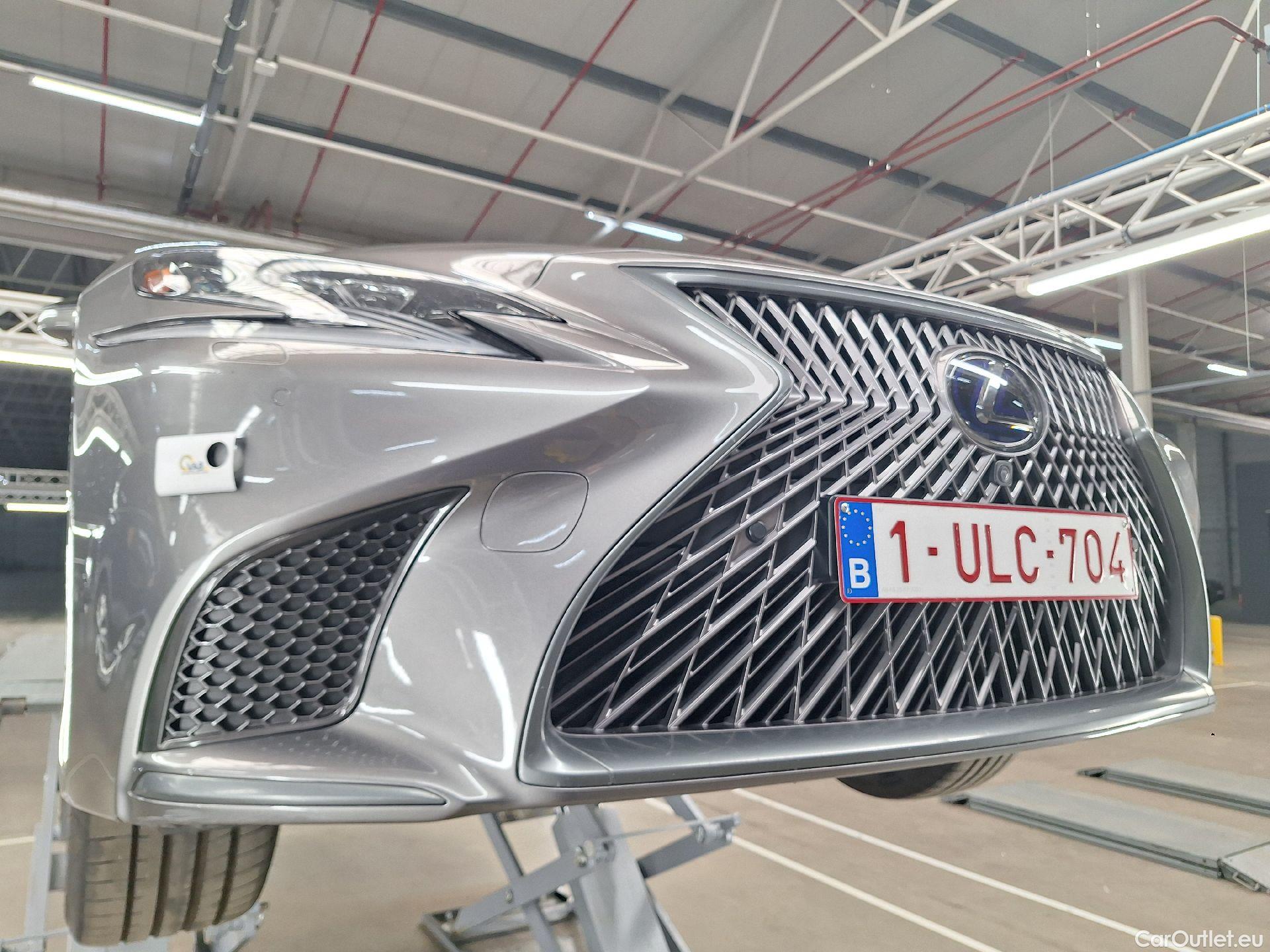  Lexus  LS Lexus,  '17, Lexus  500h Privilege Line 4d #43