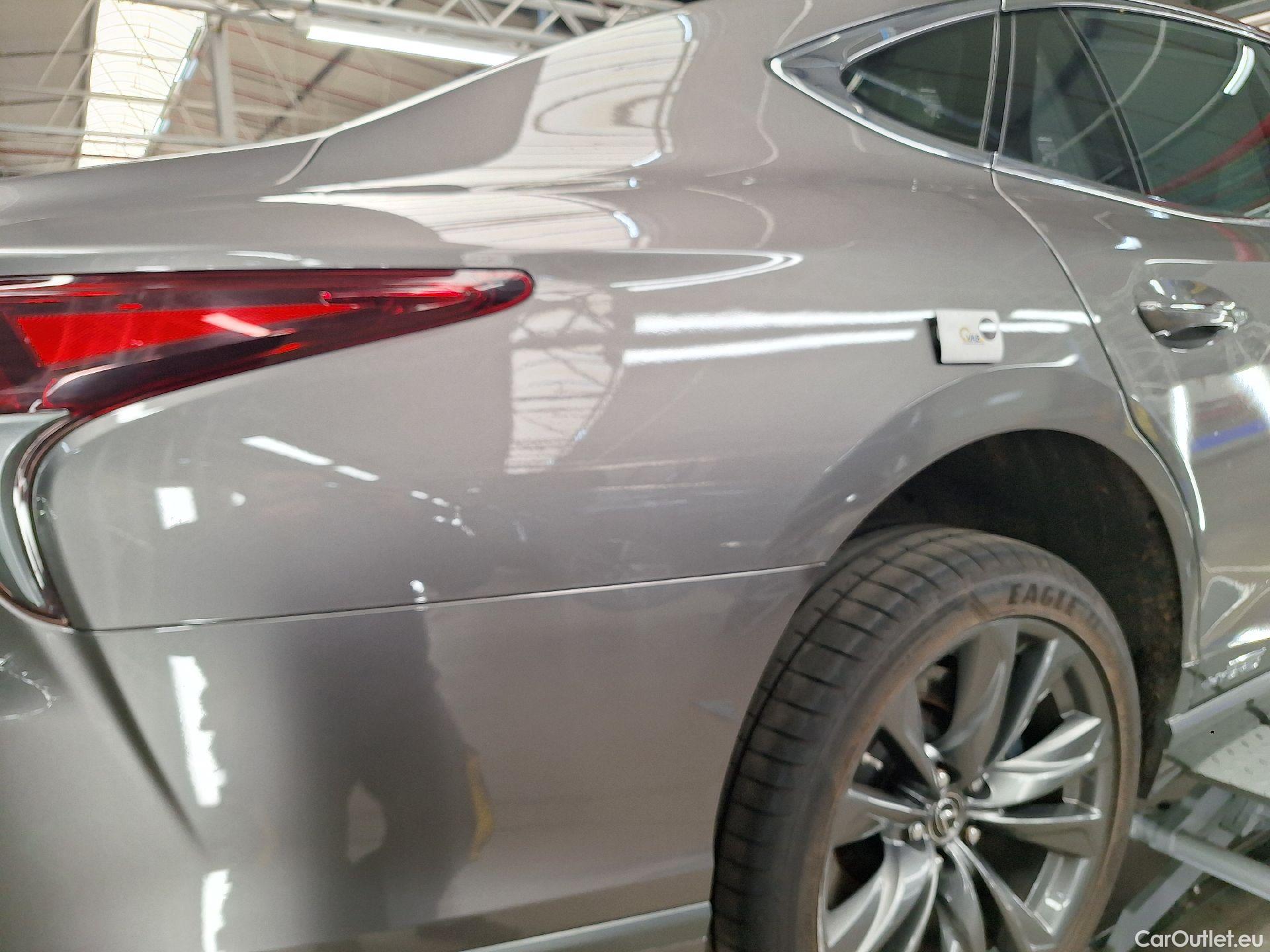  Lexus  LS Lexus,  '17, Lexus  500h Privilege Line 4d #35