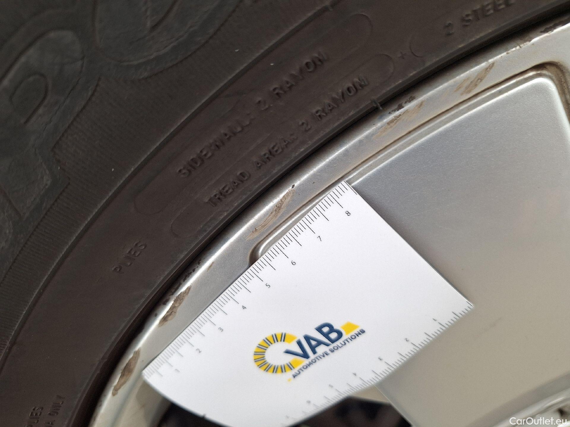  Volvo  XC 40 Volvo, XC40 '17, Volvo XC40 T3 Geartronic Momentum Pro 5d #24