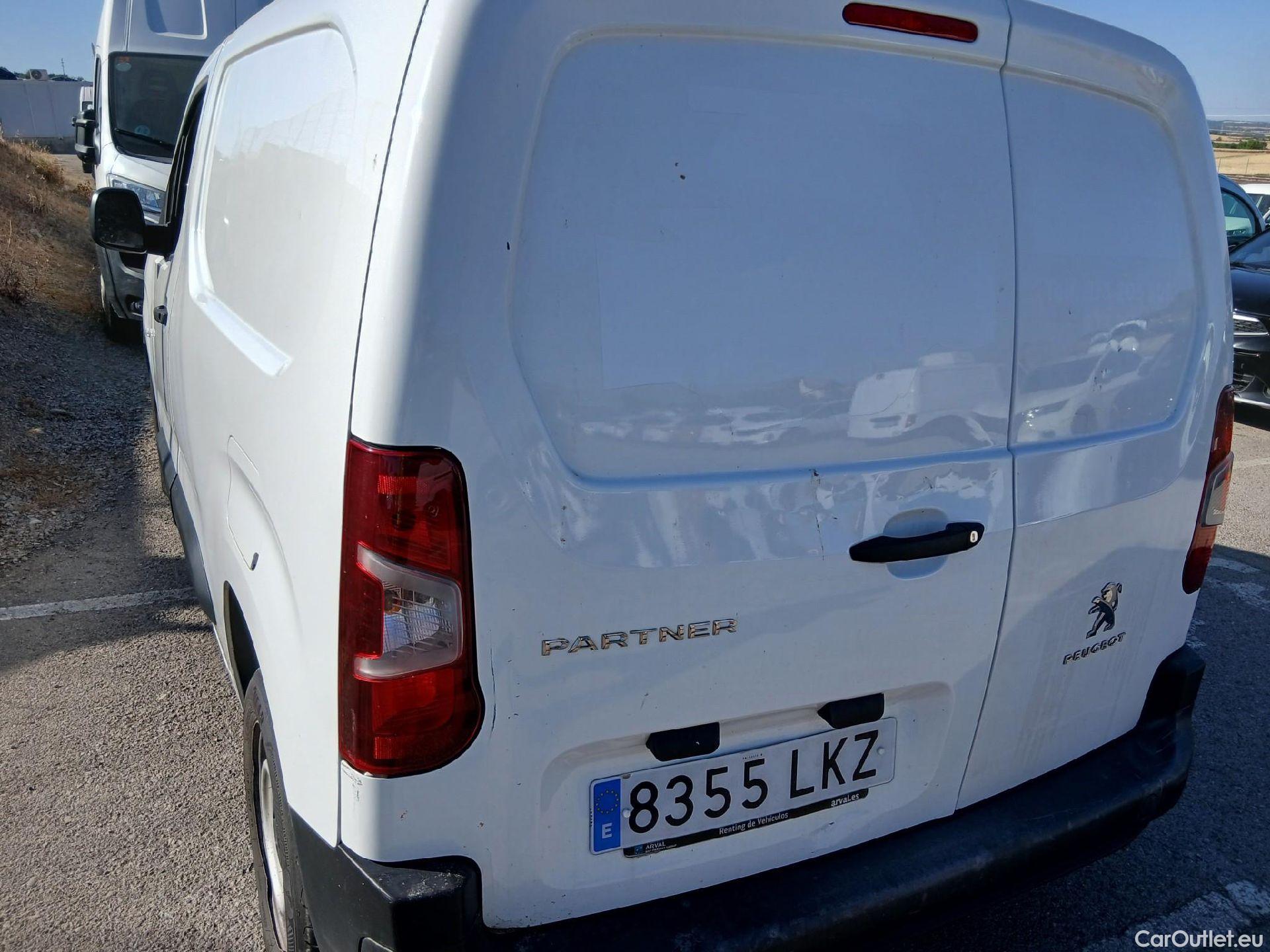  Peugeot  Partner PEUGEOT  / 2018 / 3P / furgón derivado de turismo Pro Standard 600kg BlueHDi 73kW (AC) #16