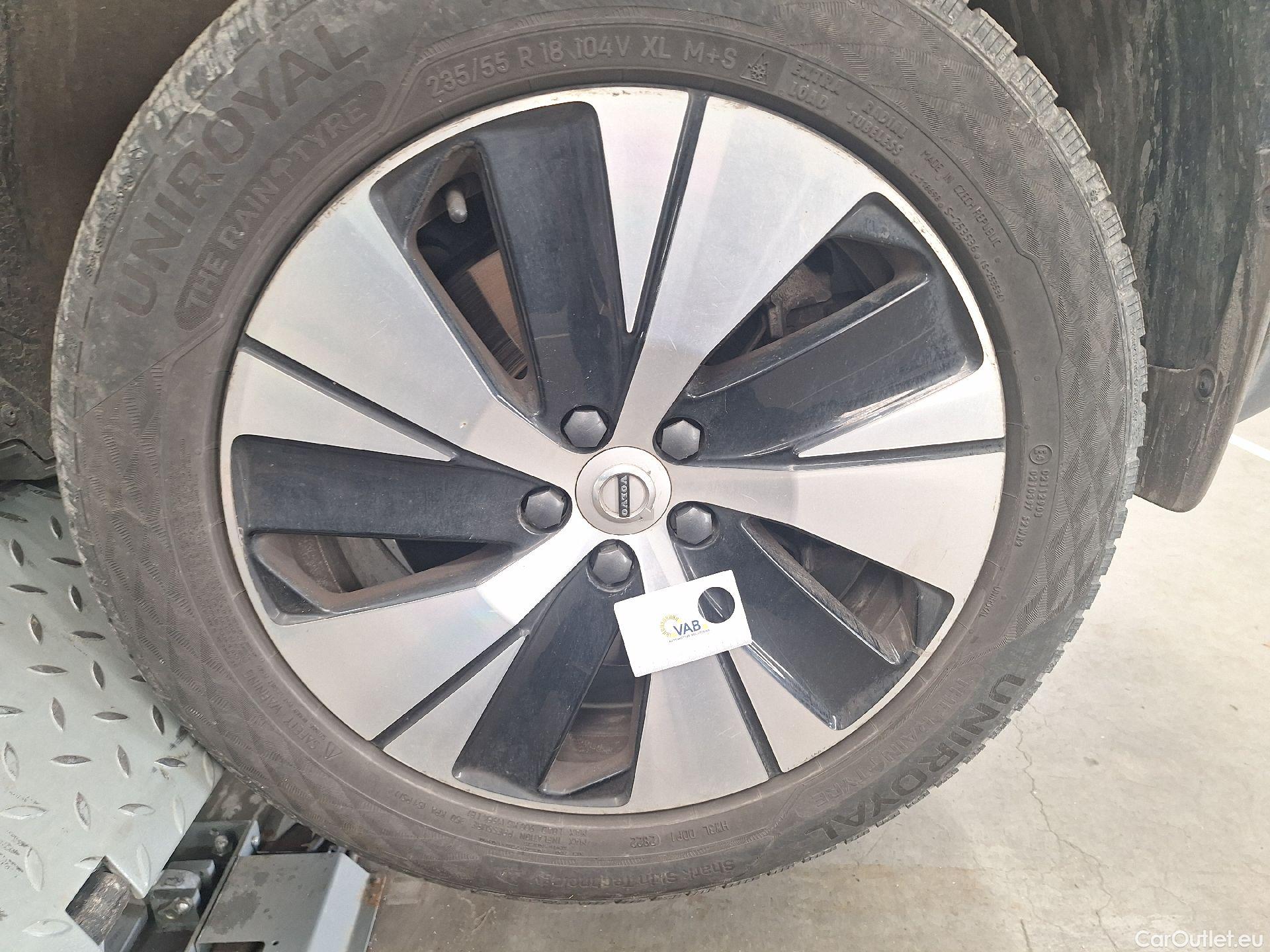  Volvo  XC 40 Volvo, XC40 '17 PHEV, Volvo XC40 T5 Recharge Geartronic Inscription Expr #75