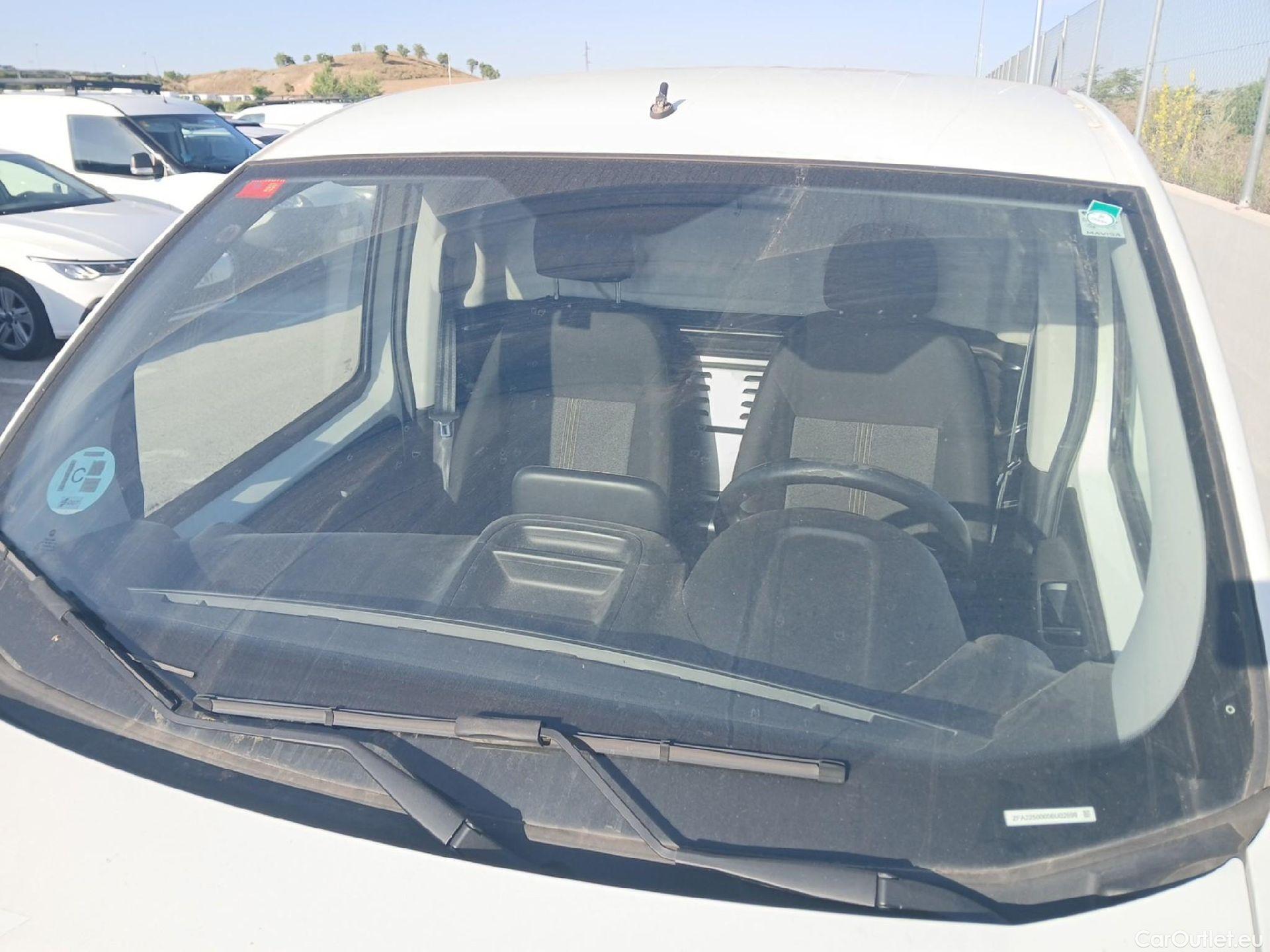  Fiat  Fiorino FIAT  / 2016 / 3P / furgón derivado de turismo Cargo Base N1 1.3 MJet 59 kW (80 CV) #14